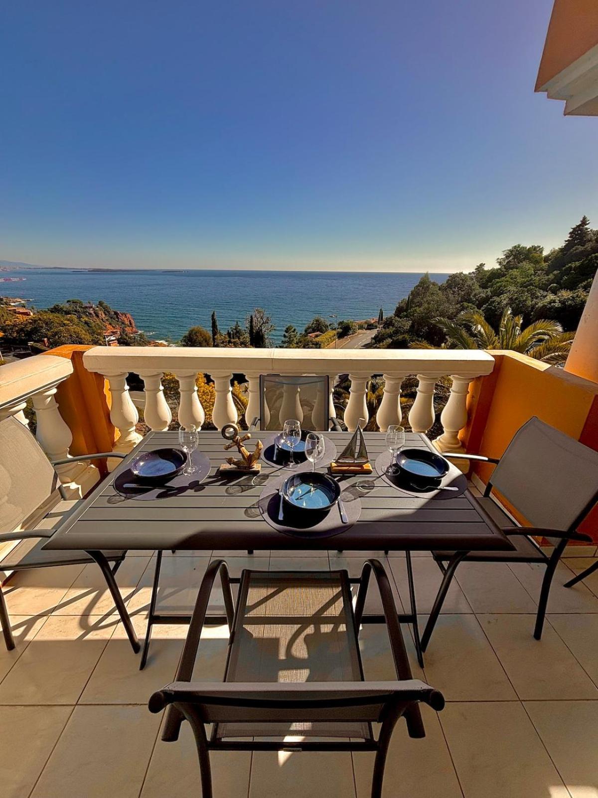 Apartment Au Coeur De L'esterel